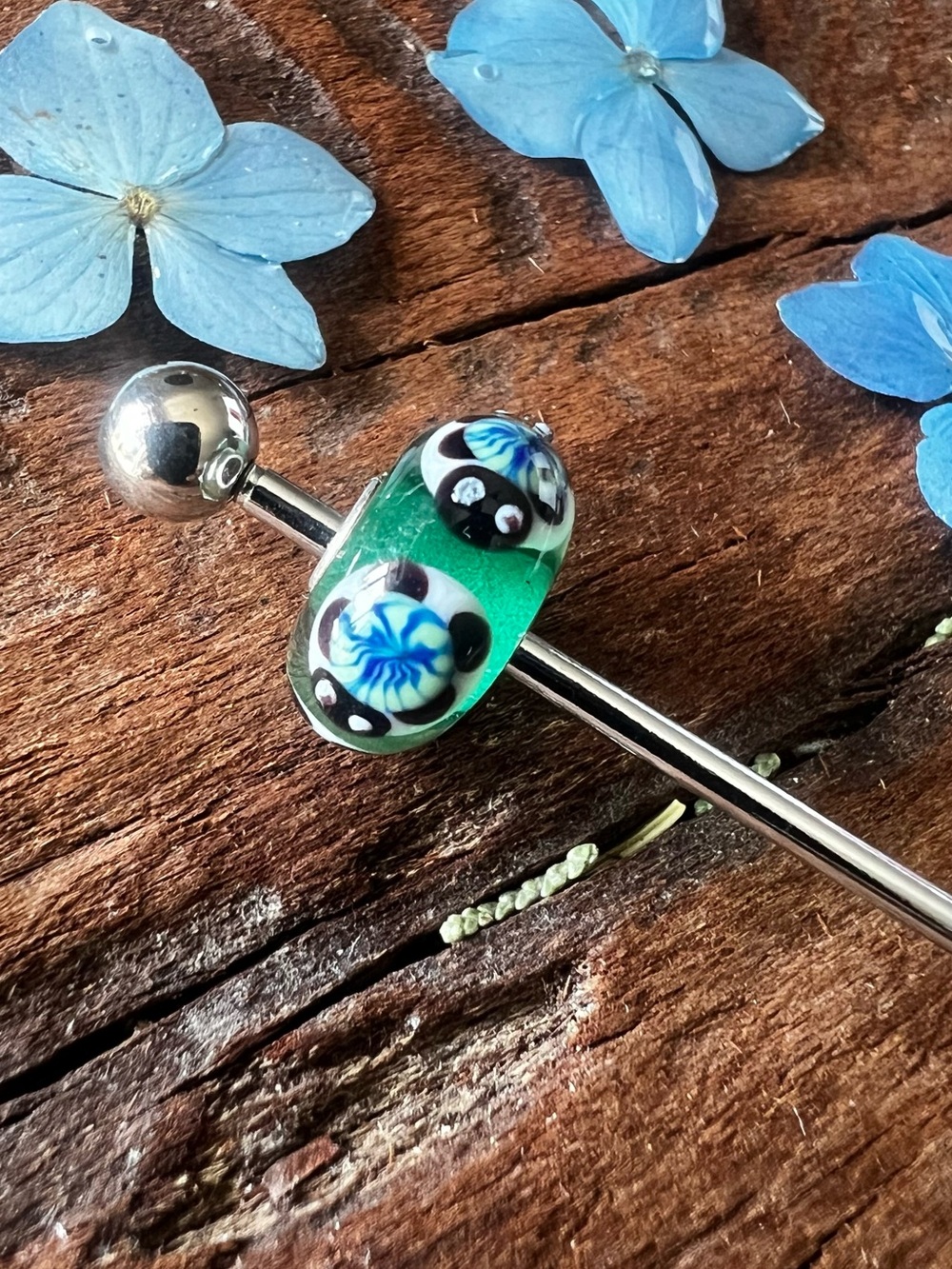 HTF New Unique Authentic Trollbeads Glass Bead Green Blue Turtles Wheel Animal